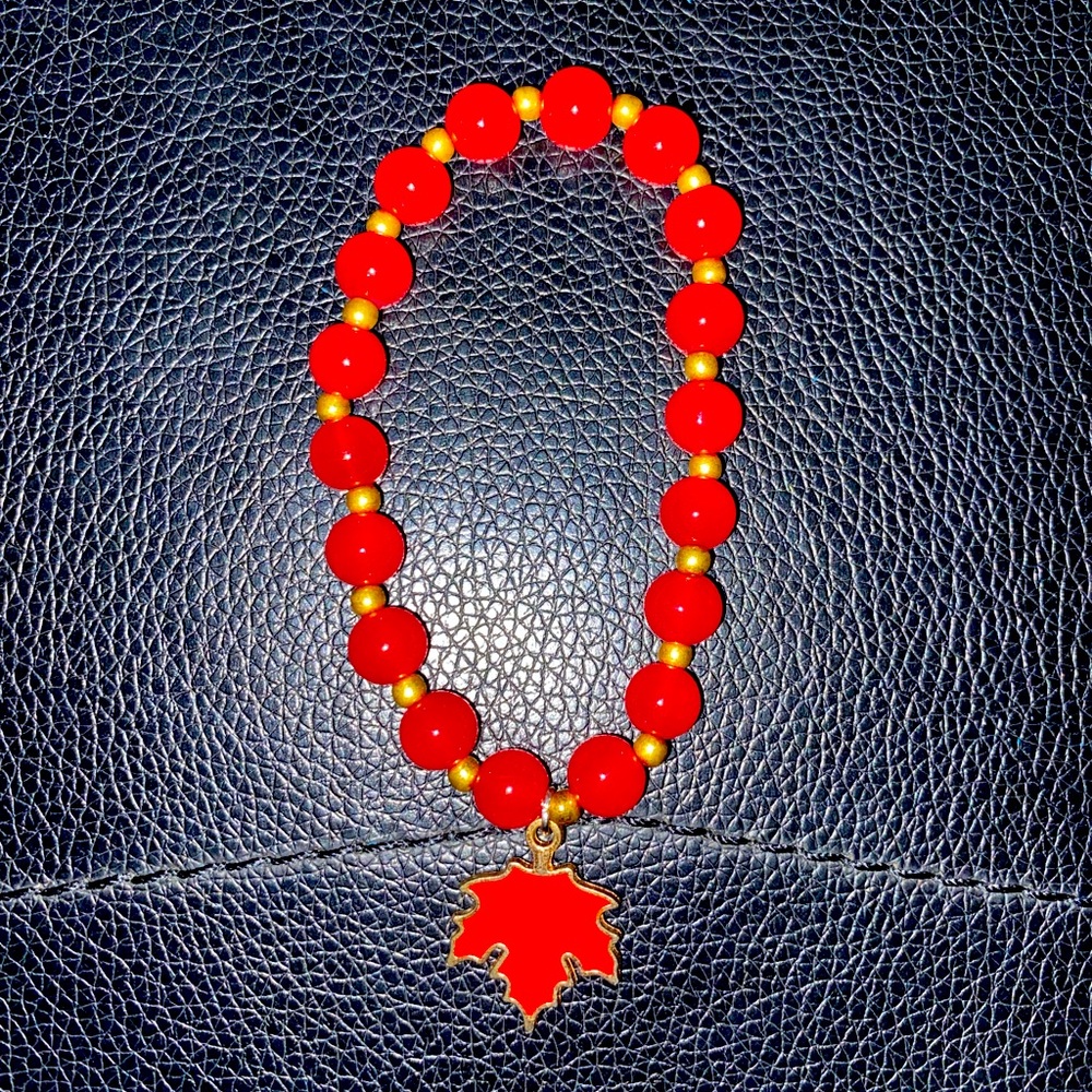 RED AUTUMN LEAF BEADED BRACELET